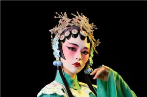 如何选择化妆学校，郑州哪里有新娘化妆造型学校