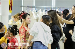 在郑州学影楼妆、不妨提前了解一下中式妆容特点！