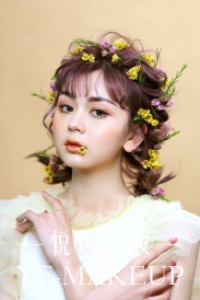 鲜花新娘造型，清新 舒畅