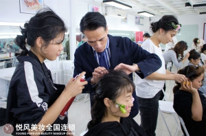 郑州学化妆哪个学校靠谱？